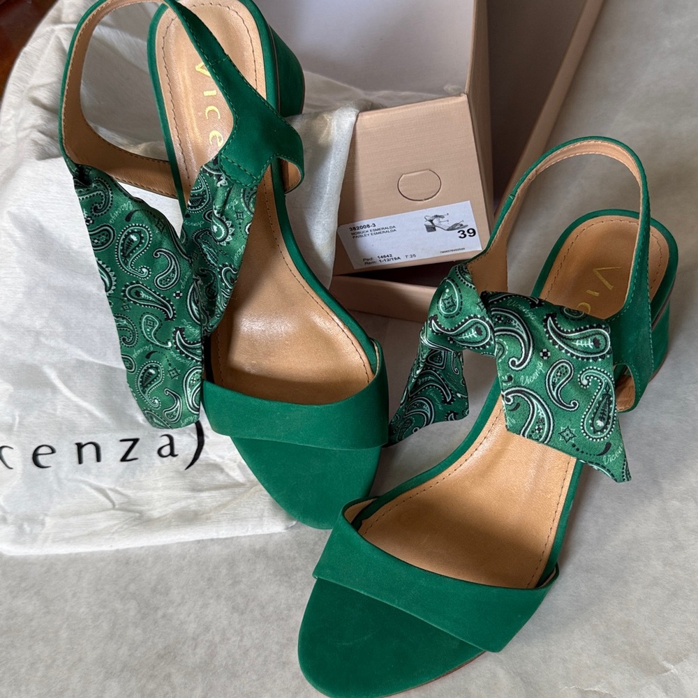 New in Box with dust bag Vicenza Kelly bandana bow heel shoes - Anthropologie - Picture 3 of 9